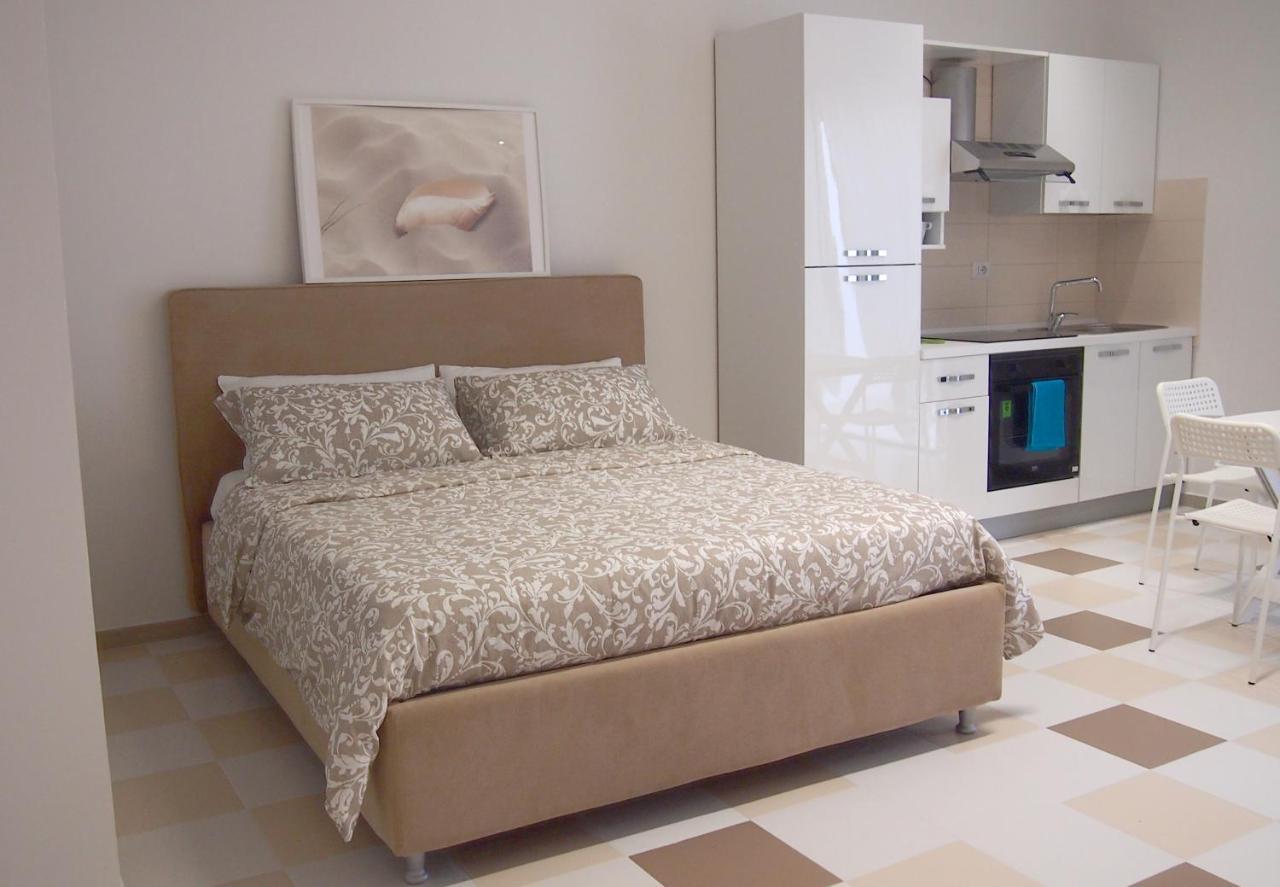 Le Rose Beach & Suites Appartamenti Fronte Mare A Villarosa Мартинсикуро Экстерьер фото