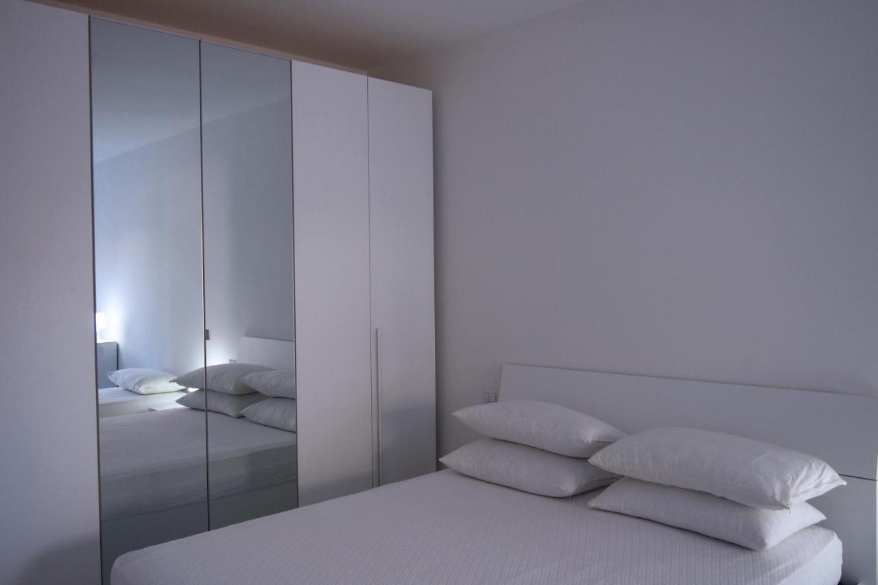 Le Rose Beach & Suites Appartamenti Fronte Mare A Villarosa Мартинсикуро Экстерьер фото